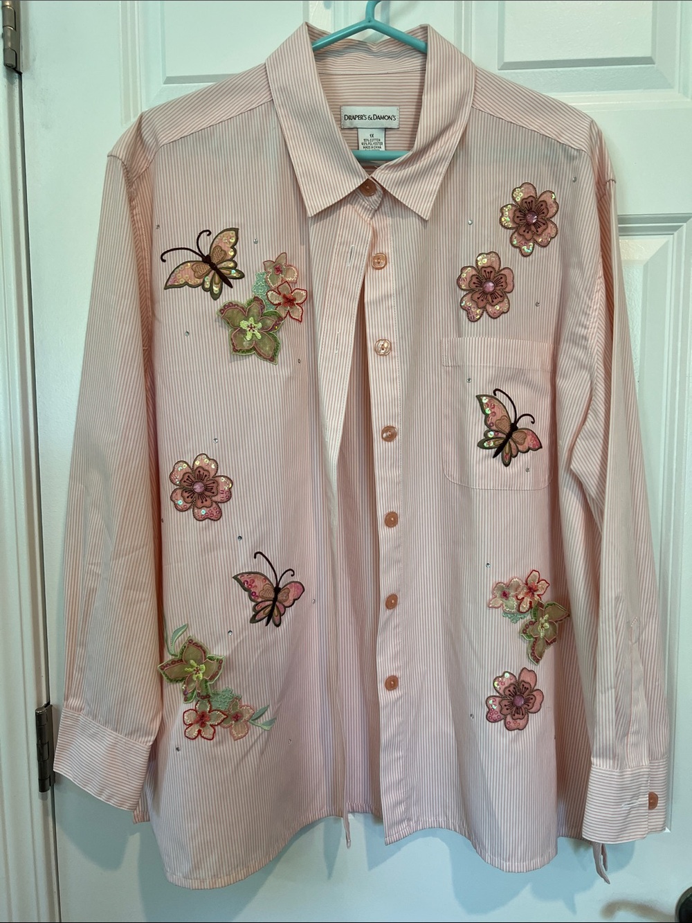 Draper's & Damon's Pink Embroidered Butterfly & Floral Button-Up - Size 1X